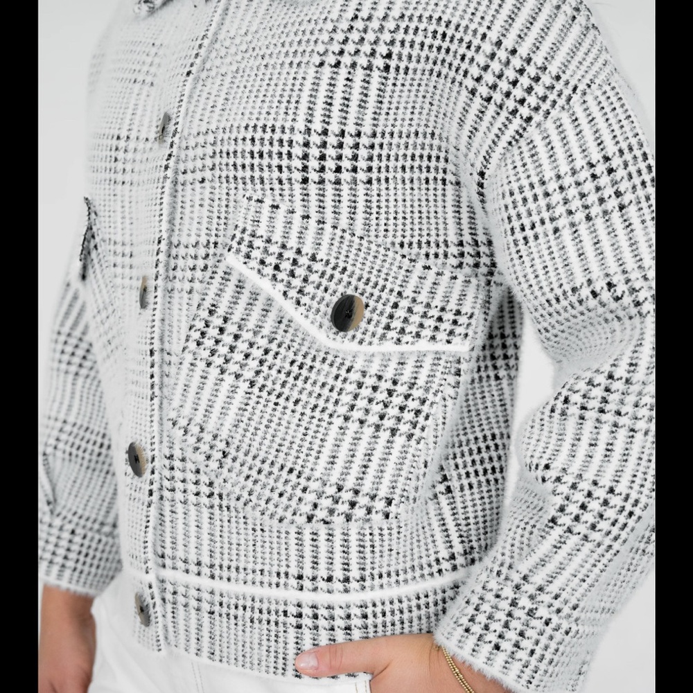 Camille and Co Checked Knit Shacket Jacket in White and Black Brand New